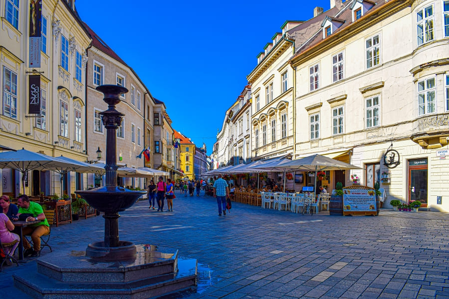 centro-storico-bratislava-01 Bratislava in un giorno: come arrivare da Vienna e cosa vedere