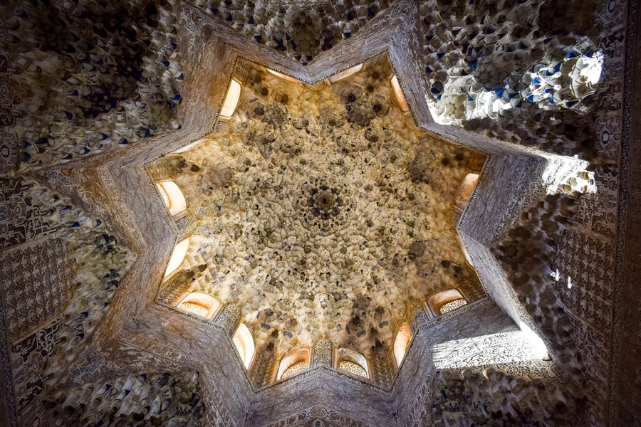 alhambra-granada-palazzi-nasridi-01 L'Alhambra di Granada: tutte le informazioni sulla visita e i biglietti