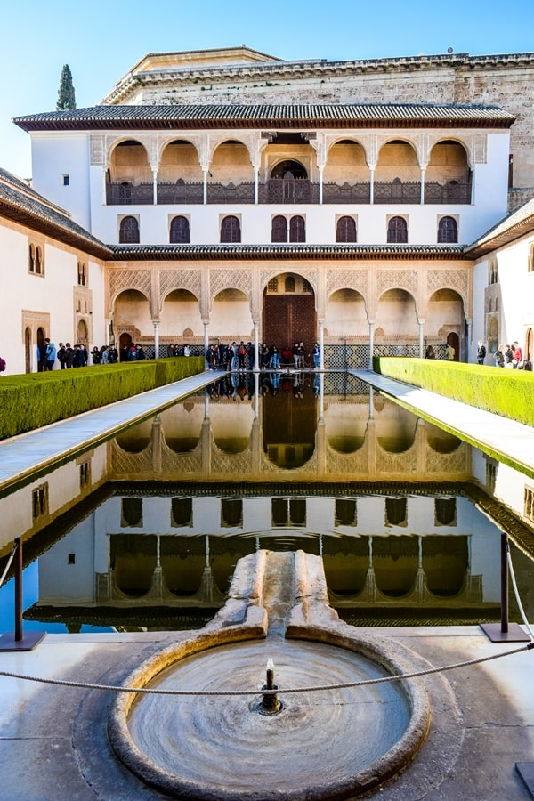 alhambra-granada-palazzo-comeres-cortile-mirto-02 L'Alhambra di Granada: tutte le informazioni sulla visita e i biglietti
