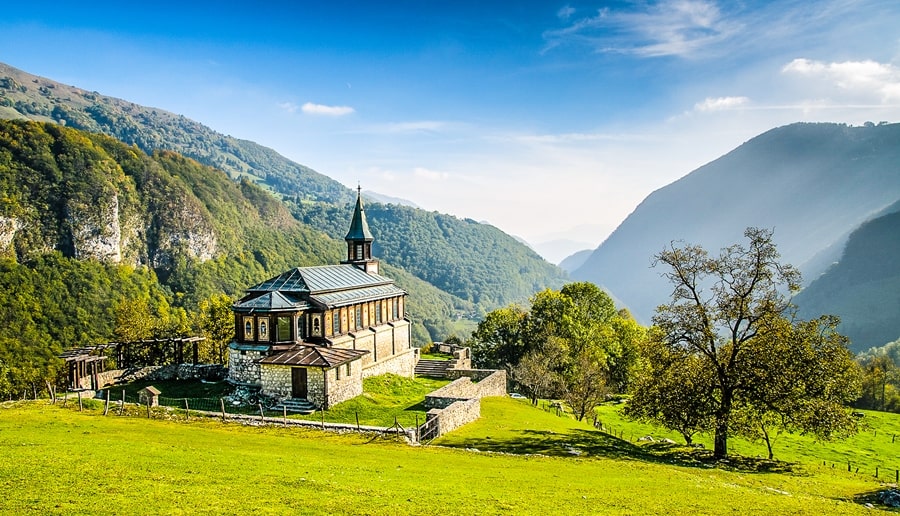valle-isonzo-slovenia-chiesa-spirito-santo-javorca Valle dell'Isonzo: cosa fare e vedere tra storia, sport e bellezze naturali