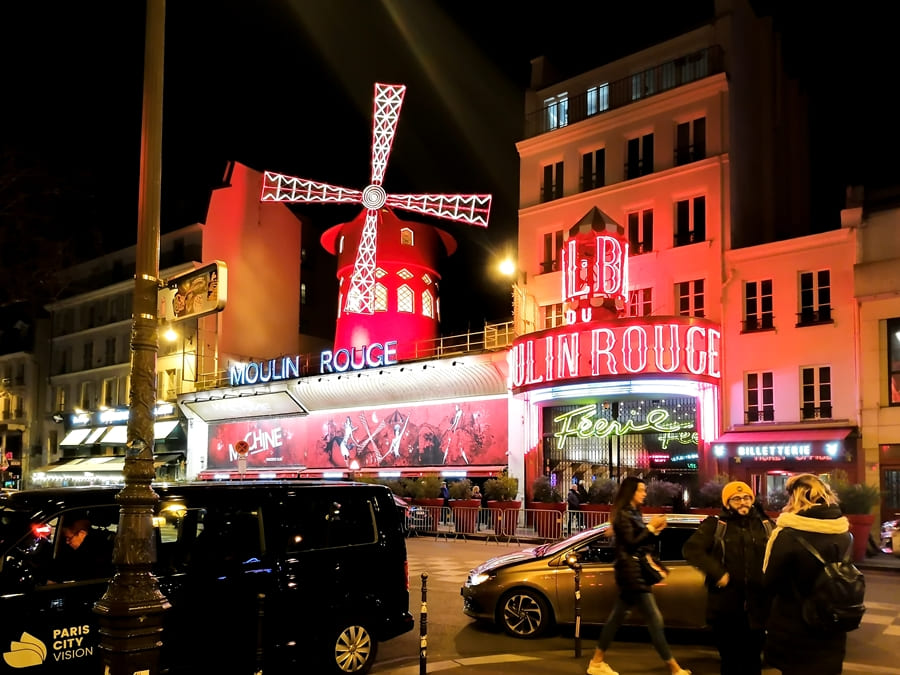 moulin-rouge-parigi Cosa vedere a Parigi in 3 giorni: itinerario e diario di viaggio