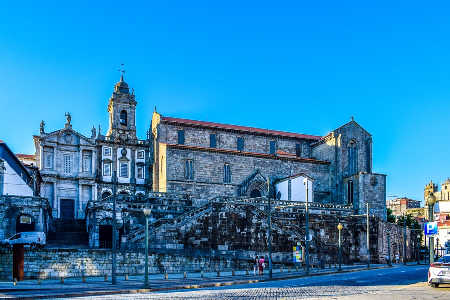 cosa-vedere-a-porto-praca-infante-henrique-03 Cosa vedere a Porto: itinerario di due giorni
