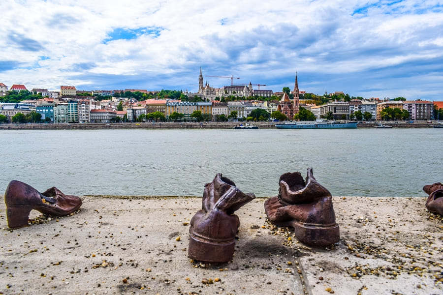 cosa-vedere-a-budapest-scarpe-sul-danubio-01 Budapest: cosa vedere in due giorni