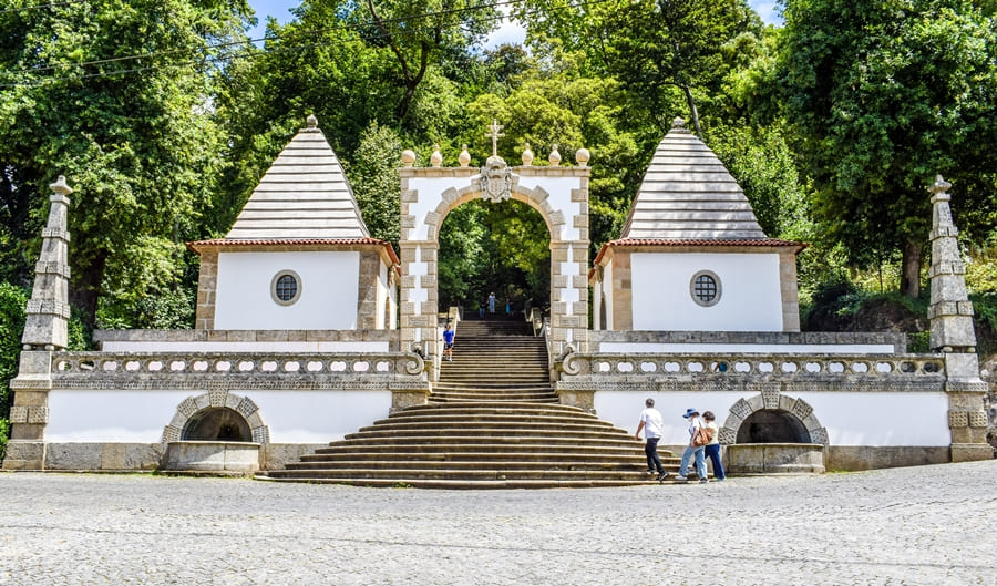 cosa-vedere-braga-santuario-bom-jesus-monte-01 Cosa vedere a Braga, nel nord del Portogallo