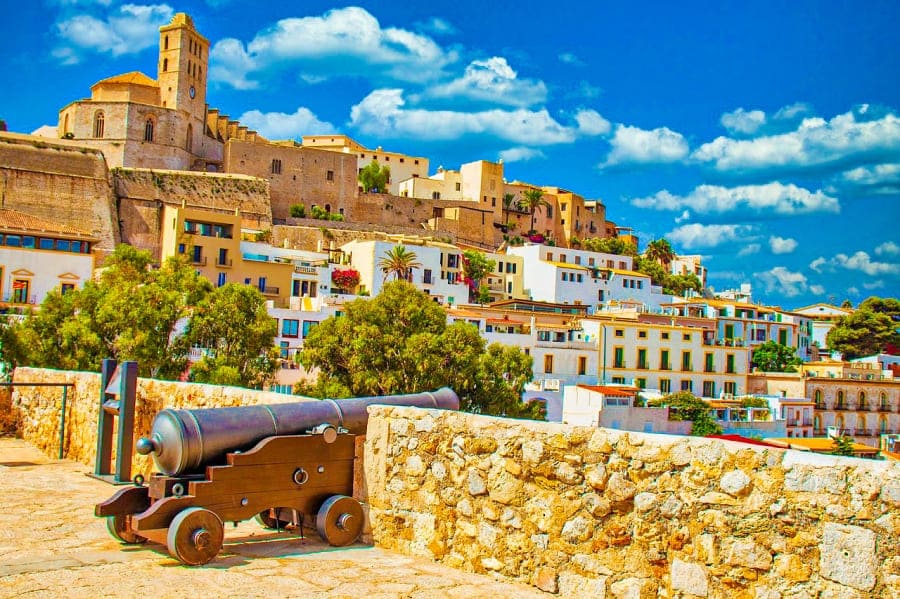 dove-dormire-a-ibiza-01 Dove dormire a Ibiza: le migliori opzioni per una vacanza indimenticabile