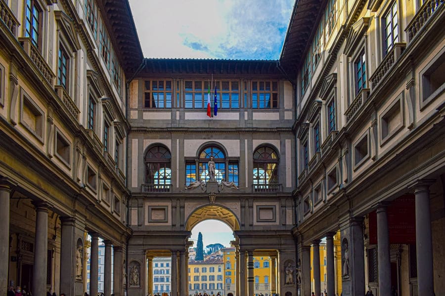 cosa-vedere-firenze-galleria-uffizi-01 Cosa vedere a Firenze in due giorni: itinerario perfetto per un weekend