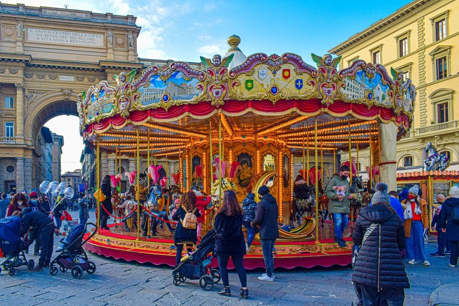 cosa-vedere-firenze-piazza-repubblica Cosa vedere a Firenze in due giorni: itinerario perfetto per un weekend